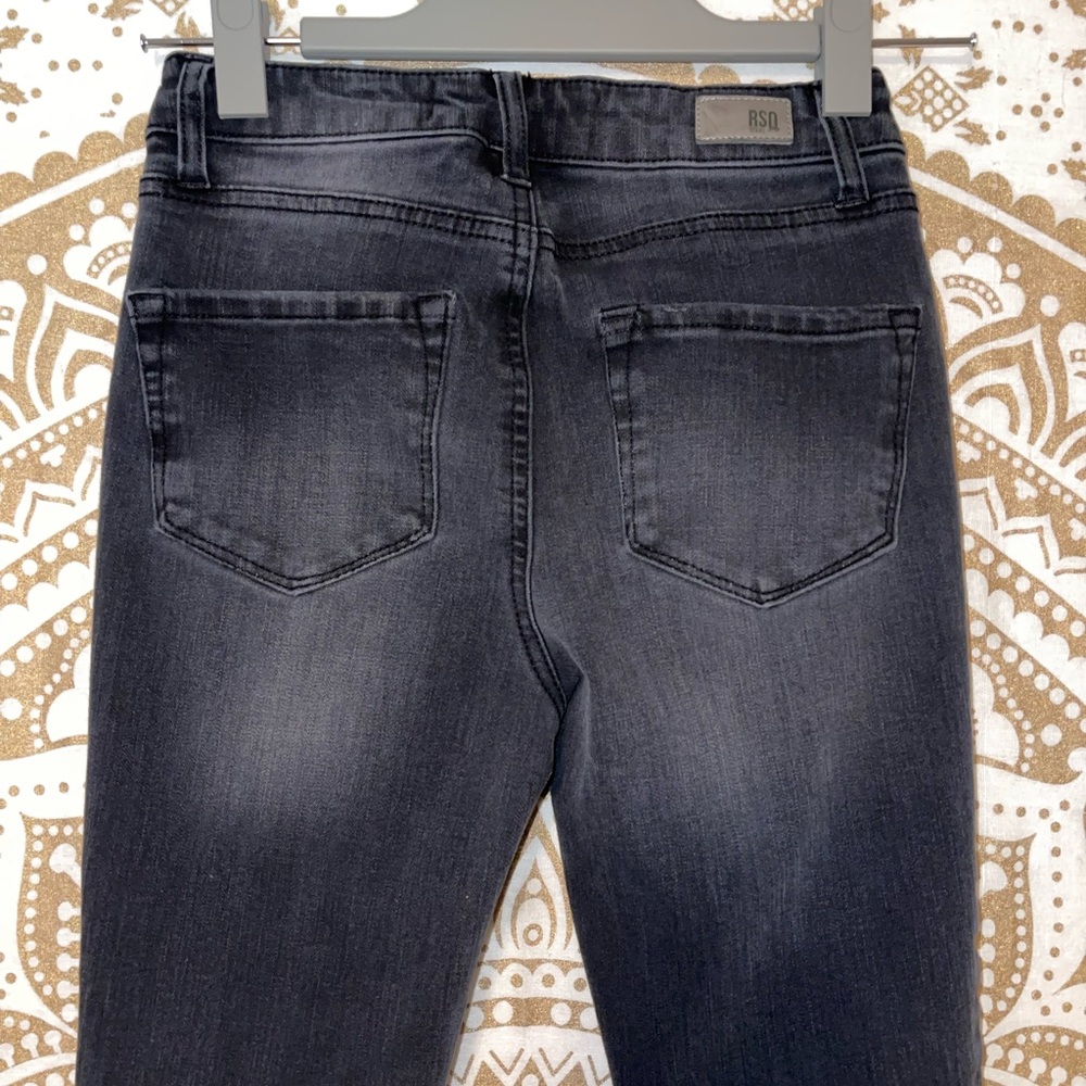 “RSQ” LADIES BUTTON UP CALI HI-RISE BLACK JEANS, SIZE 0 (24) - Picture 4 of 7